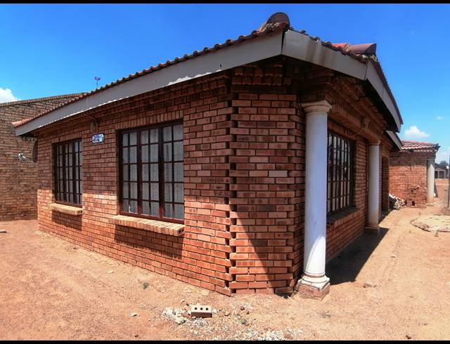 3 BEDROOM FREESTANDING SOLD IN KANANA